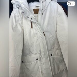 NWT Women's Small White BearPaw Winter Jacket